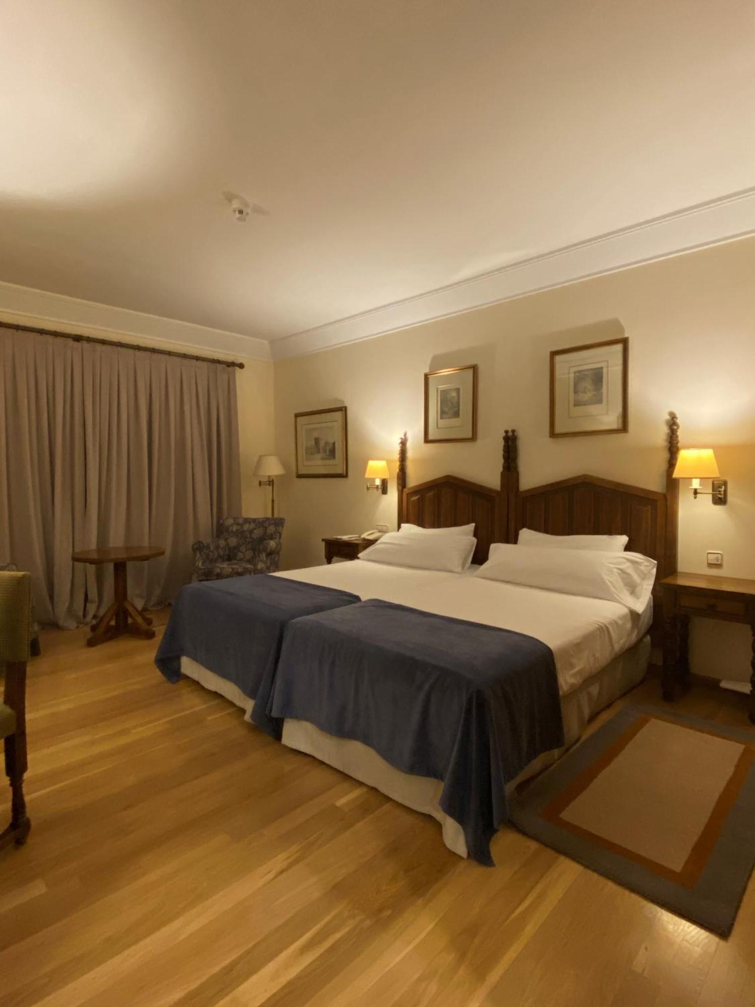 Parador De Vilalba Luaran gambar